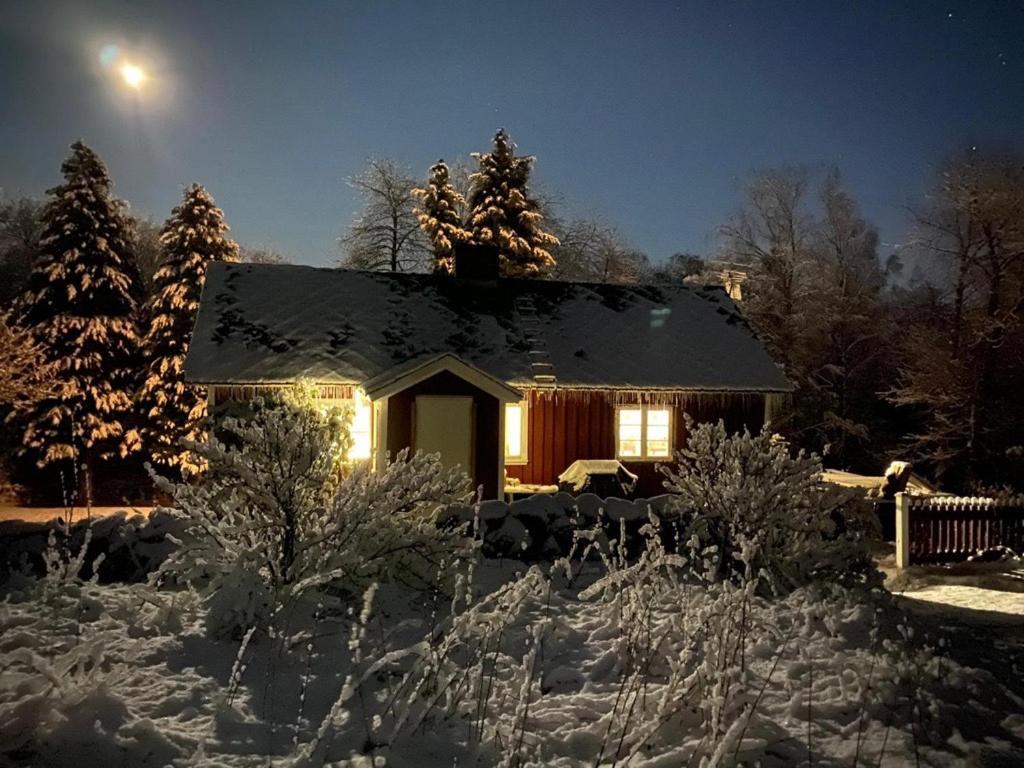Mysig Stuga Naera Aestad Vingard & Spa Villa Exterior photo